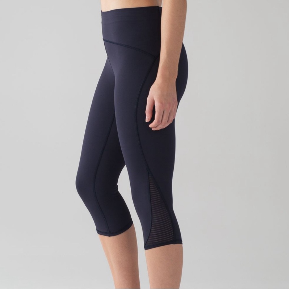 Lululemon Lean In Crop (17") Midnight Navy leggings size 4
